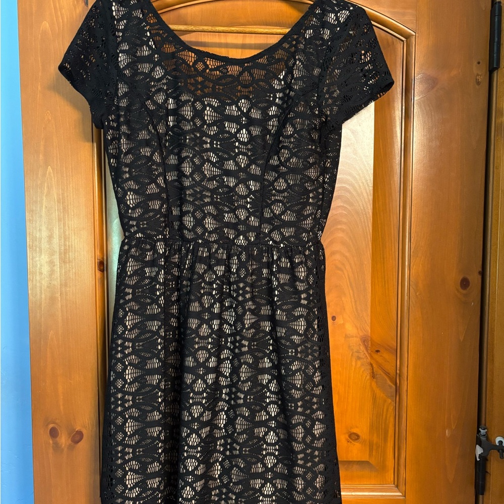 Speechless Black Sheath Mini Dress Scoop Neck Short Sleeve